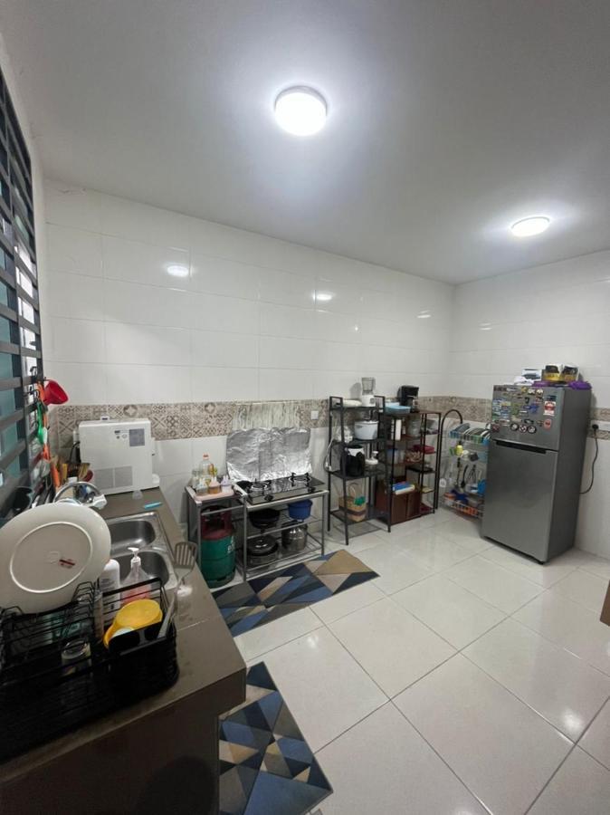 Hadeerna Homestay - Double Storey Terrace Chemor Exteriér fotografie